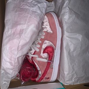 Nike Sb strange love